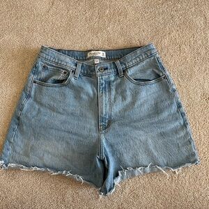 Abercrombie Dad Shorts high rise
